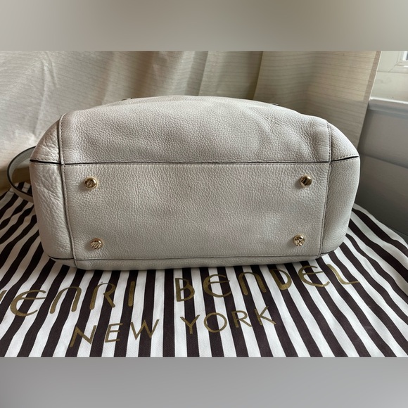 Henri Bendel 100% Pebbled Leather  Shoulder Bag Gold Accents White w HB Dustbag - Picture 16 of 17